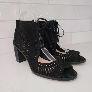 Vince Camuto Tarita Laser Cut Tie Black Suede Sandals Size 9.5